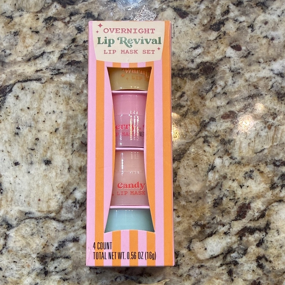 NWT Overnight Lip Revival Lip Mask Set
